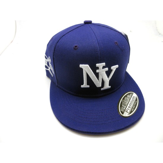 2104-10 CITY CLASSIC 21 SNAP BACK NEW YORK PURPLE/WHT