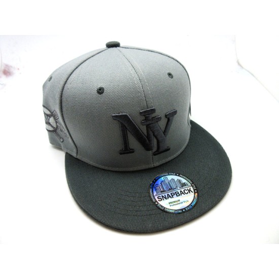 2104-10 CITY CLASSIC 21 SNAP BACK NEW YORK GRY/CHAR