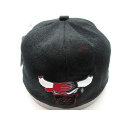 2303-15 CHICAGO CITY FITTED HAT BLK/RED