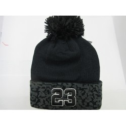 WINTER MJ LEGEND POM KNIT HAT 1808-03 BLK/CHR